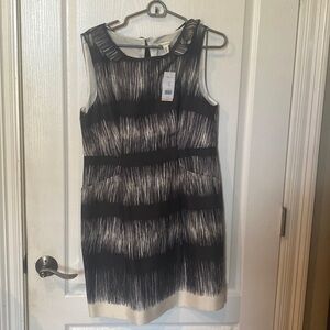 Banana republic size 12P silk black and white sleeveless dress NWT